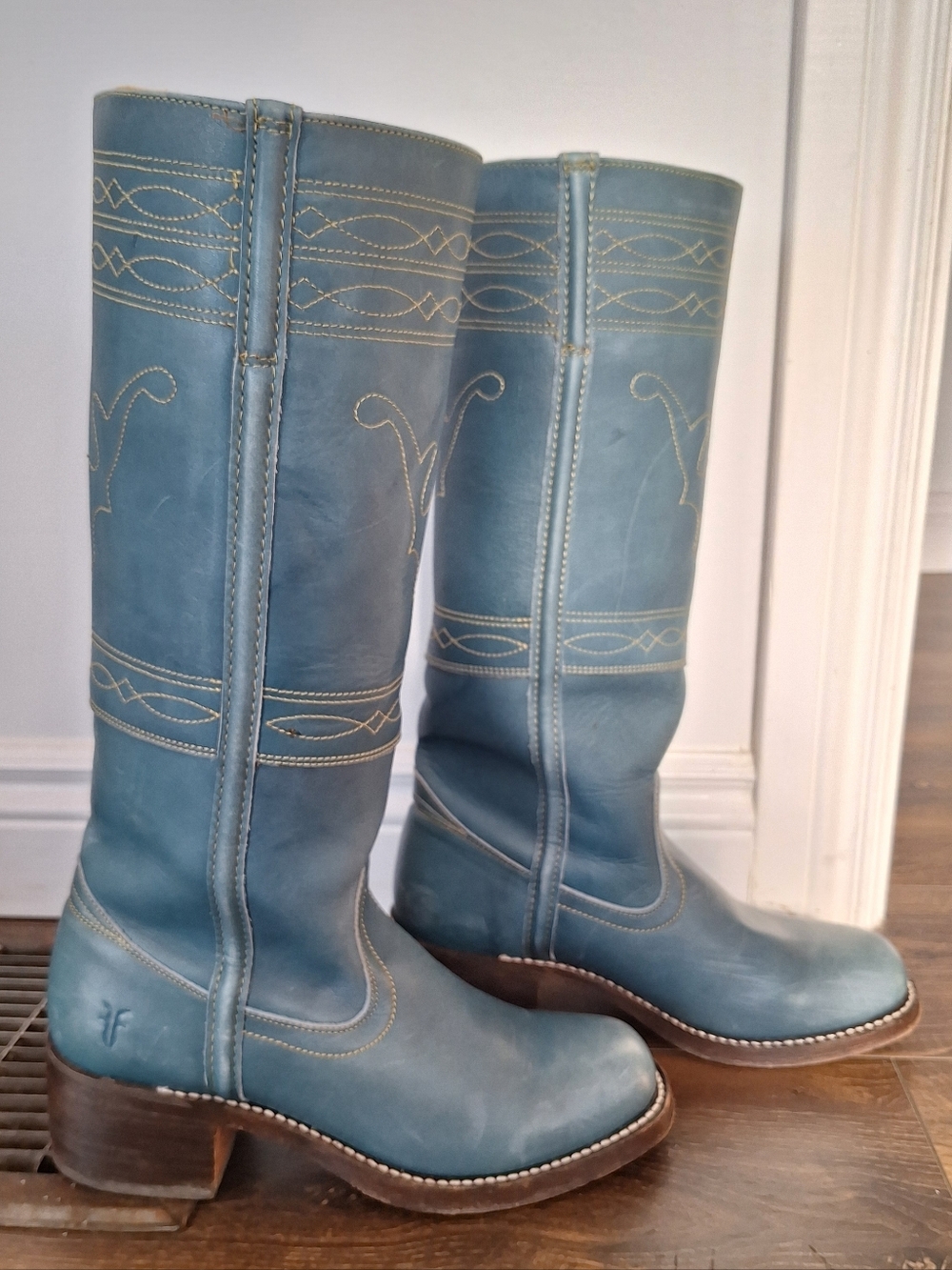 RARE Blue Frye Campus Stitching Horse Boots, Ladies Size 8 - Picture 3 of 6